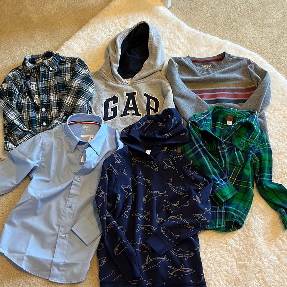 Boys size four. 6 shirt lot